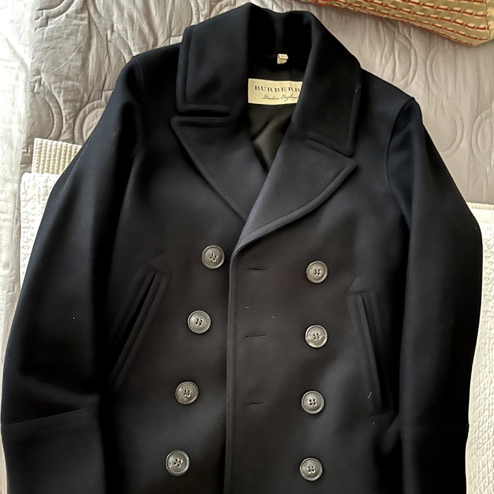 NEW WITHOUT TAGS Burberry Eckford Navy Peacoat M/L / 40R / EU size 50